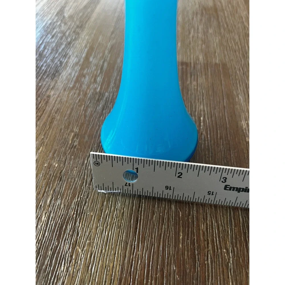 N/A vibrant turquoise